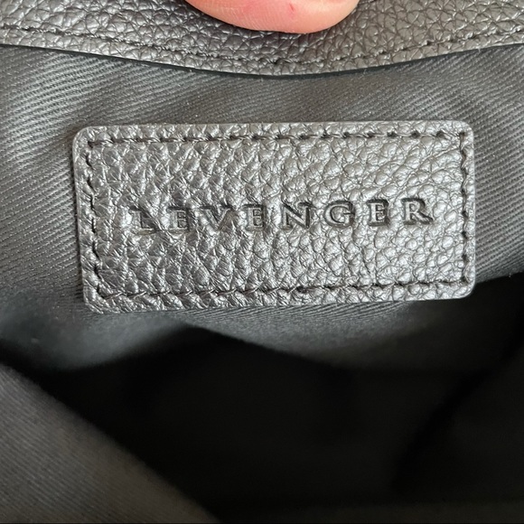 Levenger Metro Canvas Leather Messenger Bag - Picture 7 of 8